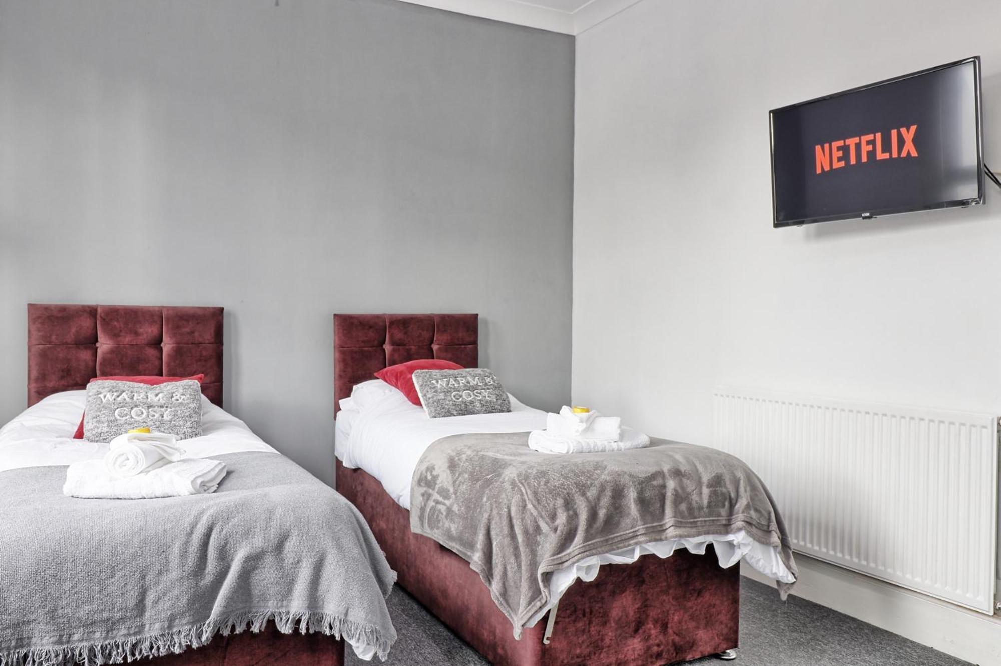Beautiful Spacious Four Bedroom House With Parking For 2 Cars, 5 Minute Walk To Southend Station Экстерьер фото